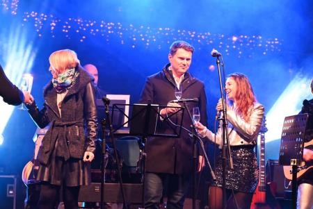 V novo leto stopili skupaj z ansamblom Galop (26)